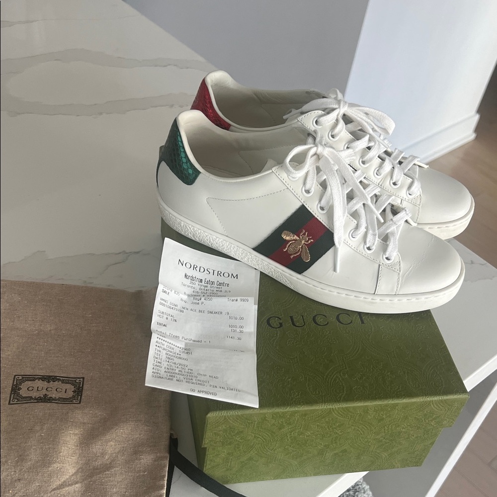 Gucci White Sneakers with Green and Red Stripes